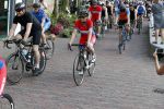 Alkmaar 17 mei 2017
Olcay Gulsen Leontie v Moorsel en Simon Keizer fiets voor de kankerbestrijding