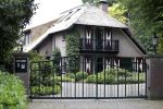 Schoorl 30 mei 2017
Naar dit huis zijn Patricia Paay en haar man Robert wezen kijken.