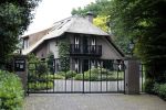 Schoorl 30 mei 2017
Naar dit huis zijn Patricia Paay en haar man Robert wezen kijken.