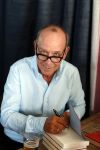 Zandvoort 1 juni 2017 
Boekpresentatie Peter Romer en zijn vrouw Anette Hock in standtent Rapa Nui . Hun kinderen waaronder Thijs en Nienke kregen het eerste boek.