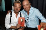 Zandvoort 1 juni 2017 
Boekpresentatie Peter Romer en zijn vrouw Anette Hock in standtent Rapa Nui . Hun kinderen waaronder Thijs en Nienke kregen het eerste boek.