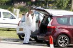 Vinkeveen 20 juni 2017
Rob Oudkerk loopt vanaf een recreatiewoning in Vinkeveen naar zijn auto