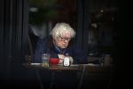 Amsterdam 7 juni 2017
Rudi Fuchs op terras op de beethovenstraat