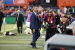 Rotterdam 9 juni 2017
Nederland - Luxemburg in de kuip . De wedstrijd dat Wesley Sneijder record international wordt en waar Ruud Gullit en Dick Advocaat voor het eerst bondscoach en assistent zijn. Yolanthe Sneijder Cabau zit op de tribune met zoons Jessey en Xess Xava