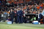 Rotterdam 9 juni 2017
Nederland - Luxemburg in de kuip . De wedstrijd dat Wesley Sneijder record international wordt en waar Ruud Gullit en Dick Advocaat voor het eerst bondscoach en assistent zijn. Yolanthe Sneijder Cabau zit op de tribune met zoons Jessey en Xess Xava