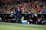Rotterdam 9 juni 2017
Nederland - Luxemburg in de kuip . De wedstrijd dat Wesley Sneijder record international wordt en waar Ruud Gullit en Dick Advocaat voor het eerst bondscoach en assistent zijn. Yolanthe Sneijder Cabau zit op de tribune met zoons Jessey en Xess Xava