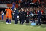 Rotterdam 9 juni 2017
Nederland - Luxemburg in de kuip . De wedstrijd dat Wesley Sneijder record international wordt en waar Ruud Gullit en Dick Advocaat voor het eerst bondscoach en assistent zijn. Yolanthe Sneijder Cabau zit op de tribune met zoons Jessey en Xess Xava