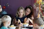 Zandvoort 1 juni 2017 
Boekpresentatie Peter Romer en zijn vrouw Anet Hock in standtent Rapa Nui . Hun kinderen waaronder Thijs en Nienke kregen het eerste boek. Het boek heet en nu ik! Thijs kwam voor het eerst met zijn nieuwe vriendin Igone de Jongh en zijn dochter Sammie