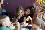 Zandvoort 1 juni 2017 
Boekpresentatie Peter Romer en zijn vrouw Anet Hock in standtent Rapa Nui . Hun kinderen waaronder Thijs en Nienke kregen het eerste boek. Het boek heet en nu ik! Thijs kwam voor het eerst met zijn nieuwe vriendin Igone de Jongh en zijn dochter Sammie