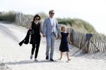 Zandvoort 1 juni 2017 
Boekpresentatie Peter Romer en zijn vrouw Anet Hock in standtent Rapa Nui . Hun kinderen waaronder Thijs en Nienke kregen het eerste boek. Het boek heet en nu ik! Thijs kwam voor het eerst met zijn nieuwe vriendin Igone de Jongh en zijn dochter Sammie