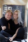 Amsterdam 16 mei 2017 
Free a Girl . lock me up met Thomas Berge Cassidy Roeks Hannelore Zwitserlood Niels Geusebroek en Marieke t Hart. Ze zitten opgesloten op het hoofdkantoor van de telegraaf.