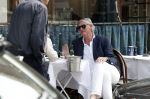 Amsterdam 29 mei 2017 
Victor Muller met een kennis op terras bij George