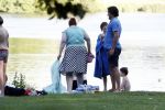Amsterdam Amsterdamse Bos 17 juni 2017
Vincent Croiset met zijn zoons , zijn vriendin Tina de Bruin en hun baby Teddy , Annemarie Jung en Eva v d Gught met man en dochter