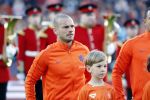 Rotterdam 9 juni 2017
Nederland - Luxemburg in de kuip . De wedstrijd dat Wesley Sneijder record international wordt en waar Ruud Gullit en Dick Advocaat voor het eerst bondscoach en assistent zijn. Yolanthe Sneijder Cabau zit op de tribune met zoons Jessey en Xess Xava