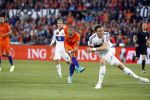 Rotterdam 9 juni 2017
Nederland - Luxemburg in de kuip . De wedstrijd dat Wesley Sneijder record international wordt en waar Ruud Gullit en Dick Advocaat voor het eerst bondscoach en assistent zijn. Yolanthe Sneijder Cabau zit op de tribune met zoons Jessey en Xess Xava