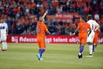 Rotterdam 9 juni 2017
Nederland - Luxemburg in de kuip . De wedstrijd dat Wesley Sneijder record international wordt en waar Ruud Gullit en Dick Advocaat voor het eerst bondscoach en assistent zijn. Yolanthe Sneijder Cabau zit op de tribune met zoons Jessey en Xess Xava