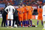 Rotterdam 9 juni 2017
Nederland - Luxemburg in de kuip . De wedstrijd dat Wesley Sneijder record international wordt en waar Ruud Gullit en Dick Advocaat voor het eerst bondscoach en assistent zijn. Yolanthe Sneijder Cabau zit op de tribune met zoons Jessey en Xess Xava