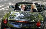 Amsterdam 1 juni 2017
Opnames videoclip Wesly Bronkhorst met model Mandy de Poel in Ferrari