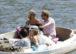 Amsterdam 26 mei 2017 
Wesly Bronkhorst met zijn nieuwe vriendin Marieke v Rootselaar en familie aan het varen met zijn sloep
