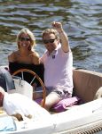 Amsterdam 26 mei 2017 
Wesly Bronkhorst met zijn nieuwe vriendin Marieke v Rootselaar en familie aan het varen met zijn sloep