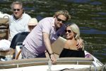 Amsterdam 26 mei 2017 
Wesly Bronkhorst met zijn nieuwe vriendin Marieke v Rootselaar en familie aan het varen met zijn sloep