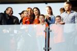Rotterdam 9 juni 2017
Nederland - Luxemburg in de kuip . De wedstrijd dat Wesley Sneijder record international wordt en waar Ruud Gullit en Dick Advocaat voor het eerst bondscoach en assistent zijn. Yolanthe Sneijder Cabau zit op de tribune met zoons Jessey en Xess Xava