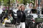 Amsterdam 5 juni 2018
Anita Schuts bellend op straat