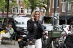 Amsterdam 5 juni 2018
Anita Schuts bellend op straat