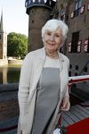 Haarzuilens 6 juni 2018
Opening expositie in kasteel de haar met oa Rene Mioch Annewil Blankers Renee Soutendijk en Willeke v Ammelrooij. Annewil met zoon