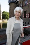 Haarzuilens 6 juni 2018
Opening expositie in kasteel de haar met oa Rene Mioch Annewil Blankers Renee Soutendijk en Willeke v Ammelrooij. Annewil met zoon