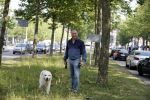 Amsterdam 29 mei 2018
Bart Bosch laat hond uit.