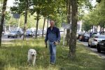 Amsterdam 29 mei 2018
Bart Bosch laat hond uit.
