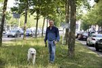 Amsterdam 29 mei 2018
Bart Bosch laat hond uit.