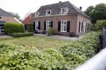 Hummelo 10 mei 2018
Onthulling standbeeld rockgroep Normaal met de bandleden Bennie Jolink, Ferdi Joly, Willem Terhorst en de partner van het overleden lid Jan Manschot . ouderlijk huis Bennie