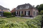Hummelo 10 mei 2018
Onthulling standbeeld rockgroep Normaal met de bandleden Bennie Jolink, Ferdi Joly, Willem Terhorst en de partner van het overleden lid Jan Manschot . ouderlijk huis Bennie