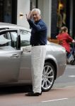 Amsterdam 24 mei 2018
Bram Moszkowicz doet boodschappen op de beethovenstraat.