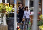 Amsterdam 21 mei 2018
Candy Dulfer met haar nieuwe vriend Rafael Nagelkerke. Candy heeft nieuw huis gekocht en Rafael heeft de sleutel.