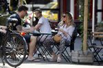 Amsterdam 21 mei 2018
Candy Dulfer met haar nieuwe vriend Rafael Nagelkerke. Candy heeft nieuw huis gekocht en Rafael heeft de sleutel.