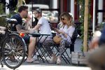 Amsterdam 21 mei 2018
Candy Dulfer met haar nieuwe vriend Rafael Nagelkerke. Candy heeft nieuw huis gekocht en Rafael heeft de sleutel.