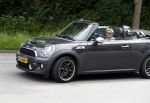 Amsterdam 1 juni 2018
Caroline Tensen in haar mini cooper cabrio.