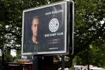 Amsterdam 24 mei 2018
Dave Roelvink op zijn Piaggio MP3 motor voor zijn Bad Habbit Club Abri op de stadhouderskade.
