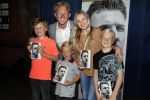 Katwijk 14 mei 2018
Boekpresentatie Dirk Kuyt in aanwezigheid van zijn kinderen en vrouw Gertrude.