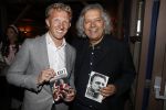 Katwijk 14 mei 2018
Boekpresentatie Dirk Kuyt in aanwezigheid van zijn kinderen en vrouw Gertrude. Dirk met de schrijver Jaap de Groot