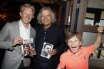 Katwijk 14 mei 2018
Boekpresentatie Dirk Kuyt in aanwezigheid van zijn kinderen en vrouw Gertrude. Dirk met de schrijver Jaap de Groot