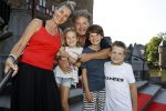 Haarzuilens 6 juni 2018
Opening expositie in kasteel de haar met oa Rene Mioch Annewil Blankers Renee Soutendijk en Willeke v Ammelrooij. Dirk Zeelenberg met zijn vrouw Suus en hun kinderen