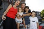 Haarzuilens 6 juni 2018
Opening expositie in kasteel de haar met oa Rene Mioch Annewil Blankers Renee Soutendijk en Willeke v Ammelrooij. Dirk Zeelenberg met zijn vrouw Suus en hun kinderen