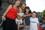 Haarzuilens 6 juni 2018
Opening expositie in kasteel de haar met oa Rene Mioch Annewil Blankers Renee Soutendijk en Willeke v Ammelrooij. Dirk Zeelenberg met zijn vrouw Suus en hun kinderen