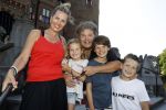Haarzuilens 6 juni 2018
Opening expositie in kasteel de haar met oa Rene Mioch Annewil Blankers Renee Soutendijk en Willeke v Ammelrooij. Dirk Zeelenberg met zijn vrouw Suus en hun kinderen