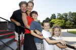 Haarzuilens 6 juni 2018
Opening expositie in kasteel de haar met oa Rene Mioch Annewil Blankers Renee Soutendijk en Willeke v Ammelrooij. Dirk Zeelenberg met zijn vrouw Suus en hun kinderen