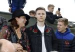 Hummelo 10 mei 2018
Onthulling standbeeld rockgroep Normaal met de bandleden Bennie Jolink, Ferdi Joly, Willem Terhorst en de partner van het overleden lid Jan Manschot